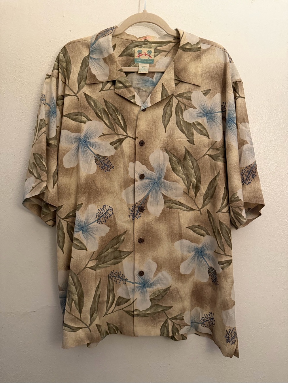 Reyn Spooner XL  100% Silk Tropical Floral Hawaiian Button-Up Shirt